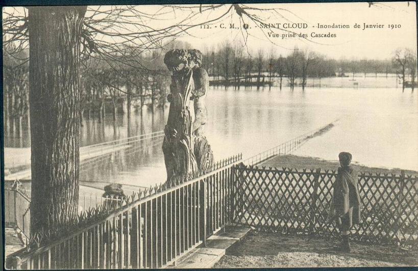 La grande cascade de Saint-Cloud inondé, carte postale, 1910
